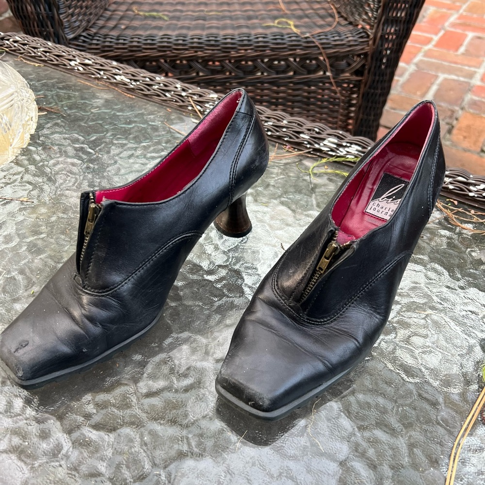 Charles Jourdan Black Leather Heels with Zipper 7 m